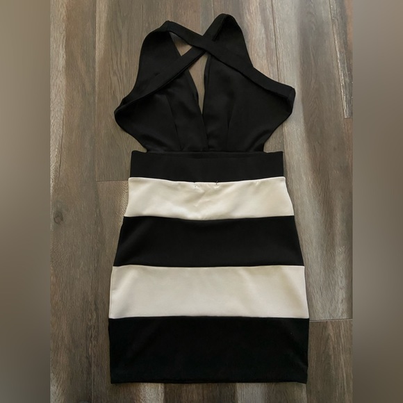 👗 Seductions mini dress - Size Medium - Picture 3 of 6